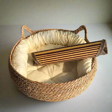 Cat's nest+white cushion+cushi