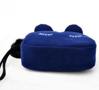 Portable Cat Eyelashes Flannel Coin Case