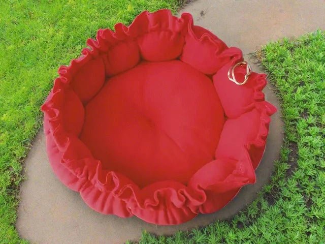 Round Frilly Cat Bed