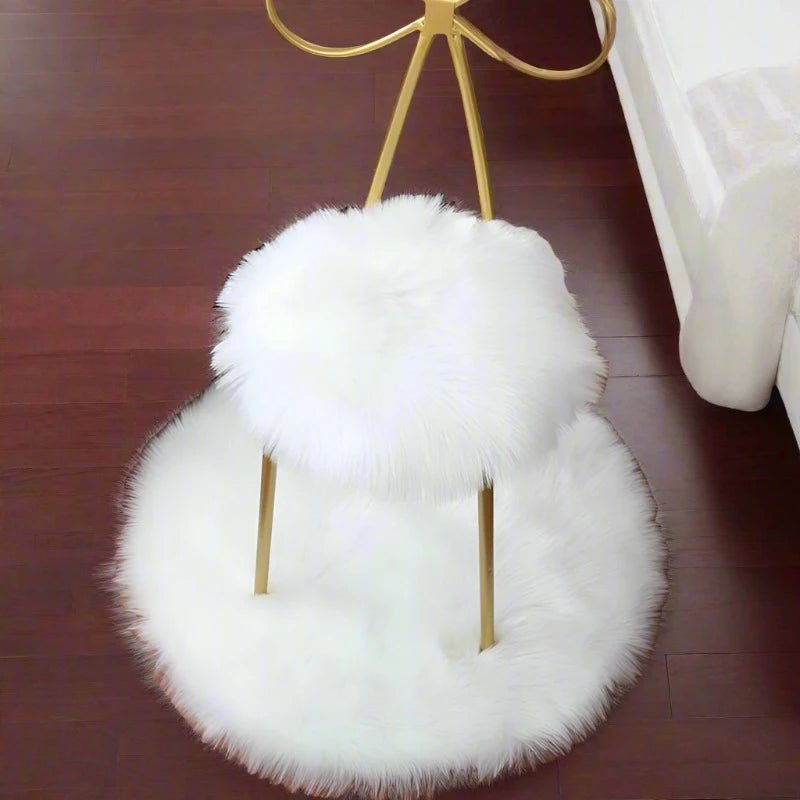 White Round Sheepskin Fur Rug